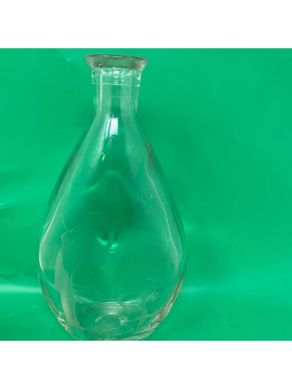 Vintage I W Harper Decanter  Courting Couple Decanter No Stopper 9